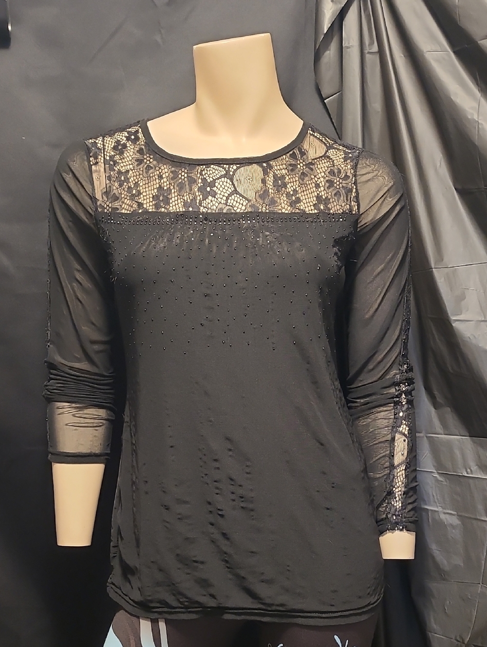 LAVENA Black Lace Accent Sheer Sleeve Top SIZE MED BEAD EMBELLISHMENTS